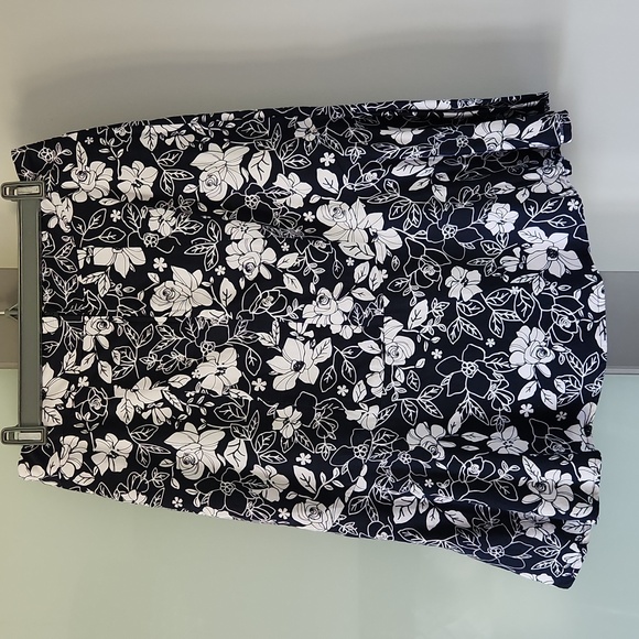 Reitmans size 7 lined cotton skirt - Picture 2 of 5